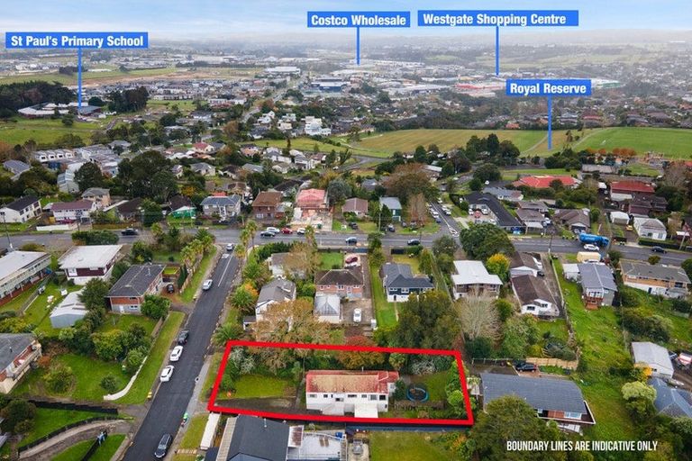 Photo of property in 4 Cyclarama Crescent, Massey, Auckland, 0614