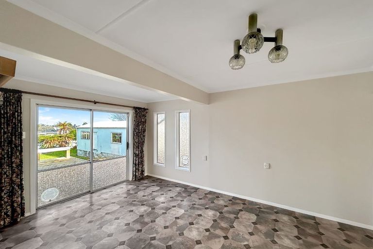 Photo of property in 1 Lancaster Street, Levin, 5510