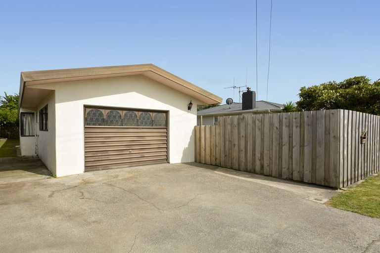 Photo of property in 56a Queen Road, Bellevue, Tauranga, 3110