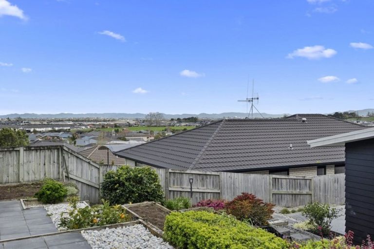 Photo of property in 12 Raddington Way, Huntington, Hamilton, 3210