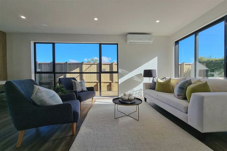 Photo of property in 6c Eversleigh Road, Belmont, Auckland, 0622