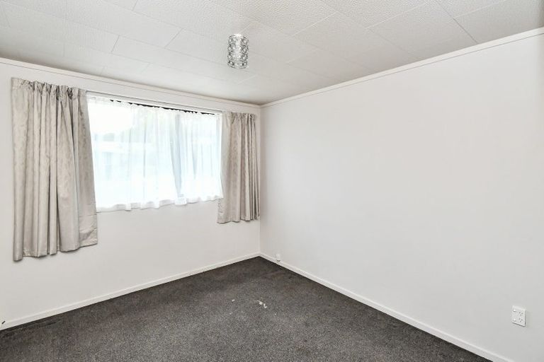 Photo of property in 2 Inca Place, Red Hill, Papakura, 2110