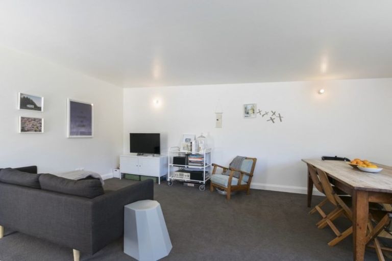 Photo of property in 36 Oroua Street, Eastbourne, Lower Hutt, 5013