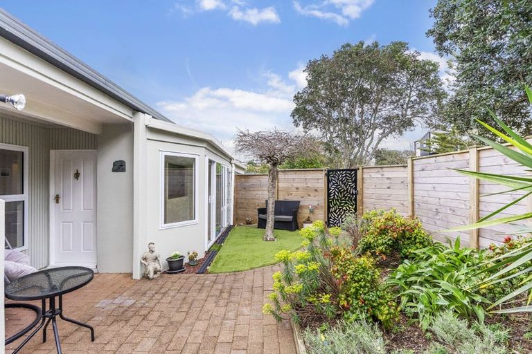 Photo of property in 208 Glamorgan Drive, Torbay, Auckland, 0630