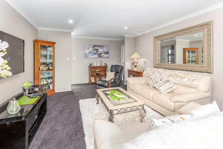 Photo of property in 2 Mirabell Place, Patumahoe, Pukekohe, 2679