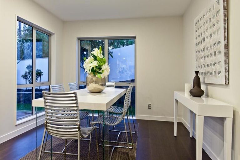 Photo of property in 1b Rae Road, Campbells Bay, Auckland, 0620