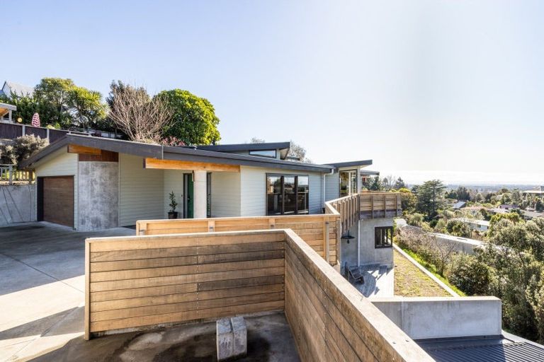 Photo of property in 14 Te Mata Peak Road, Havelock North, 4130