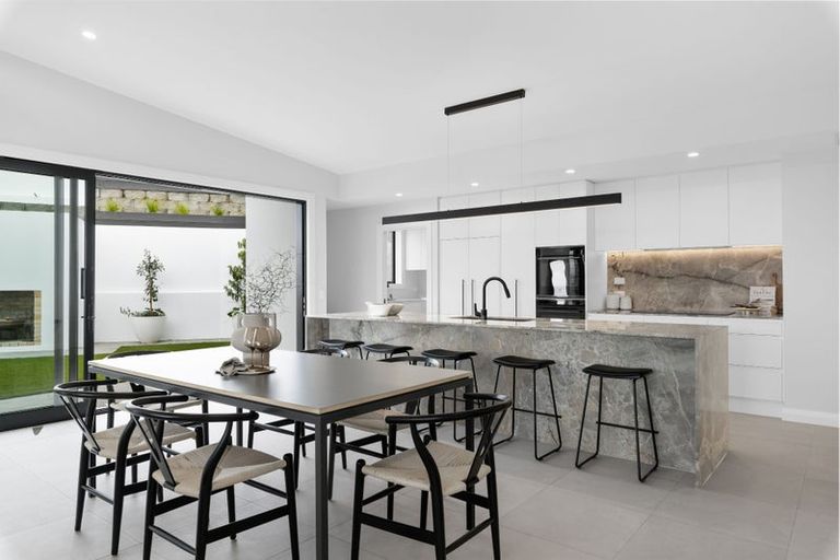 Photo of property in 66 Hackthorne Road, Cashmere, Christchurch, 8022