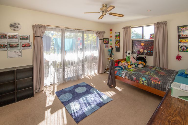 Photo of property in 276 Lake Terrace Road, Shirley, Christchurch, 8061