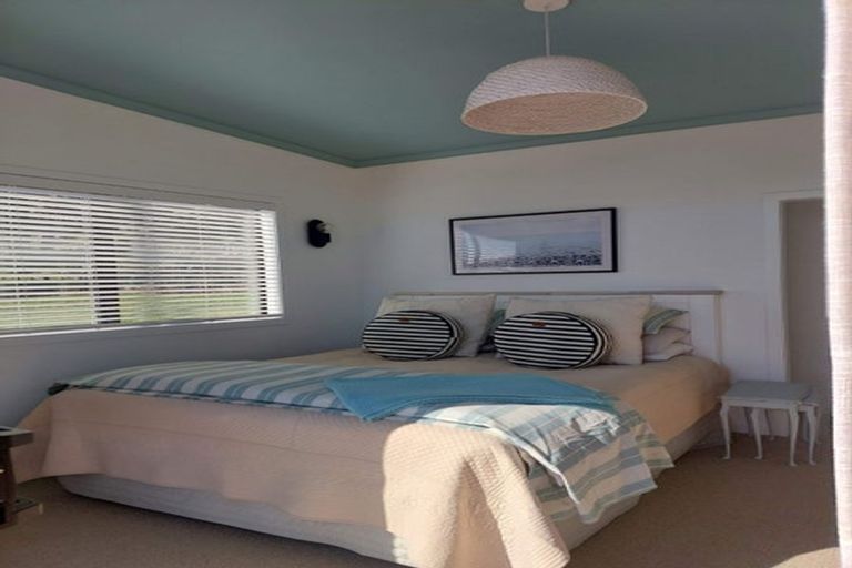 Photo of property in 4b Shoal Beach Road, Aramoana, Omakere, 4271