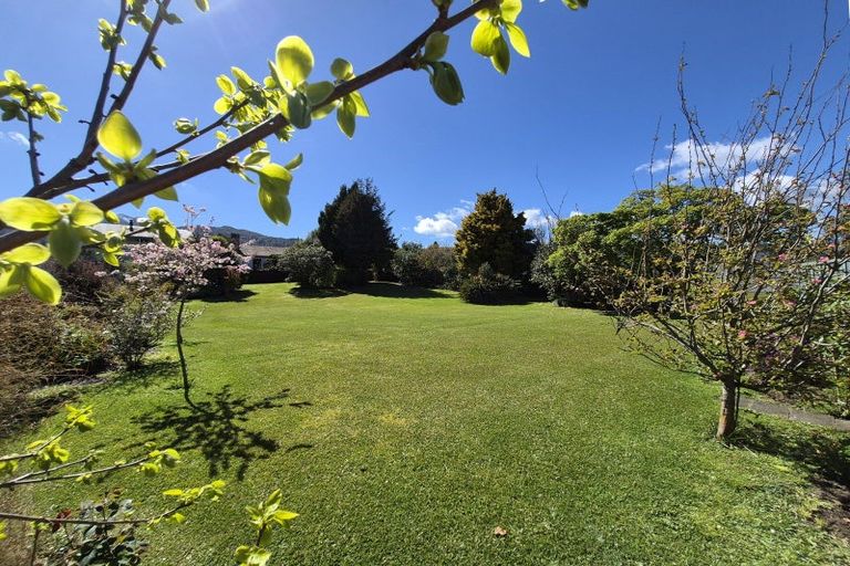 Photo of property in 85 Watt Street, Coromandel, 3506
