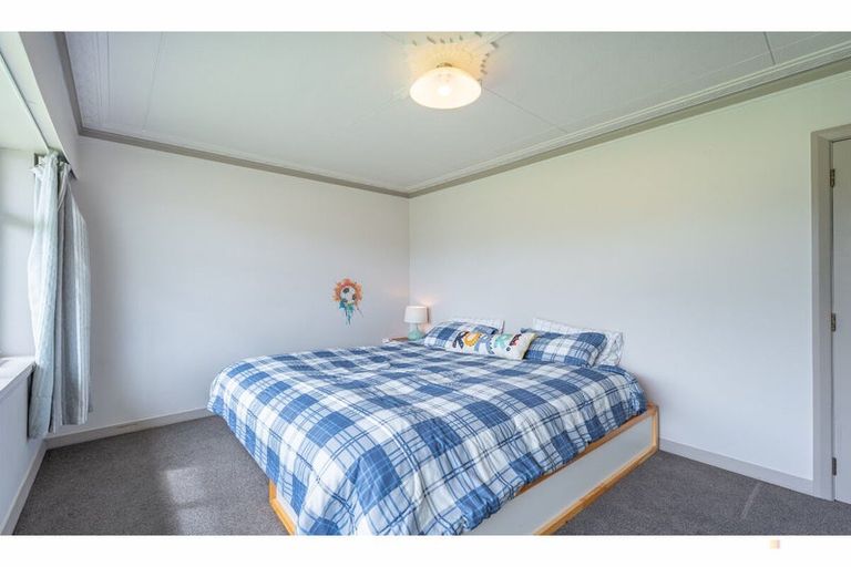 Photo of property in 30 Timaru Road, Waimate, 7924