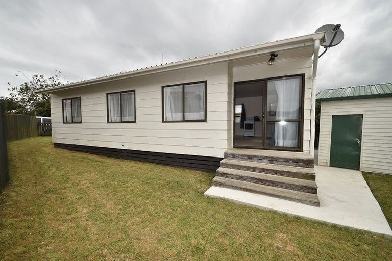 Photo of property in 1/14 Hatherley Place, Clendon Park, Auckland, 2103