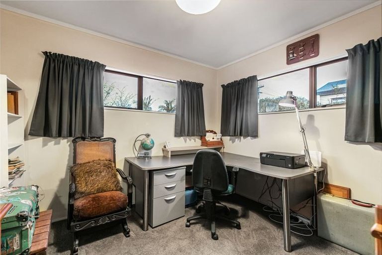 Photo of property in 12 Valerie Crescent, Okura, Albany, 0792