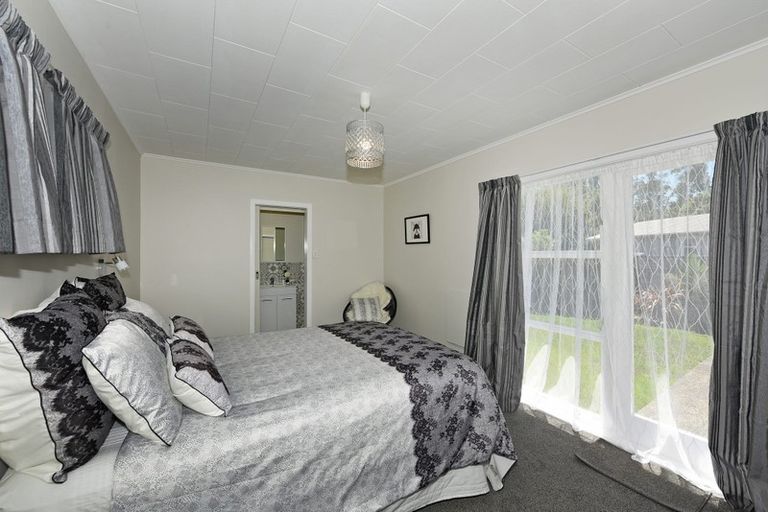 Photo of property in 16 Longfellow Street, Trentham, Upper Hutt, 5018