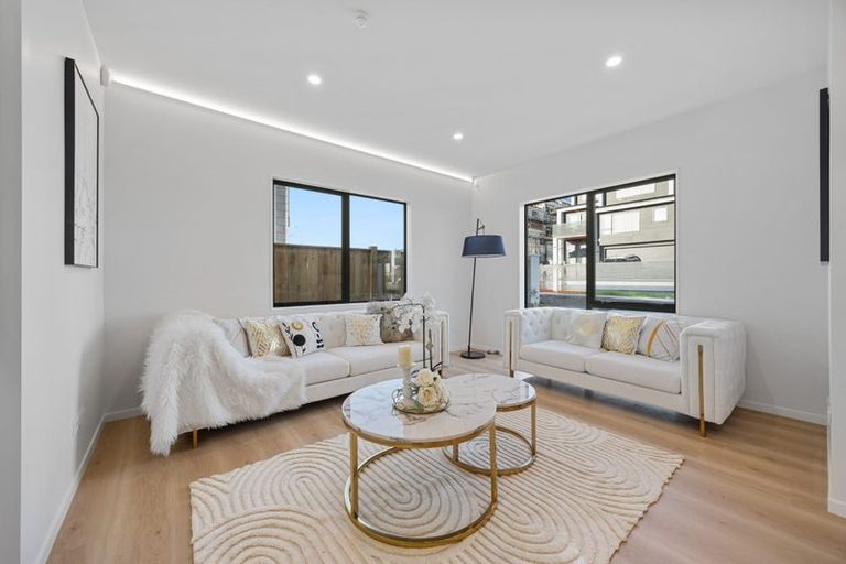 Photo of property in 11 Mill Hill Close, Flat Bush, 2019