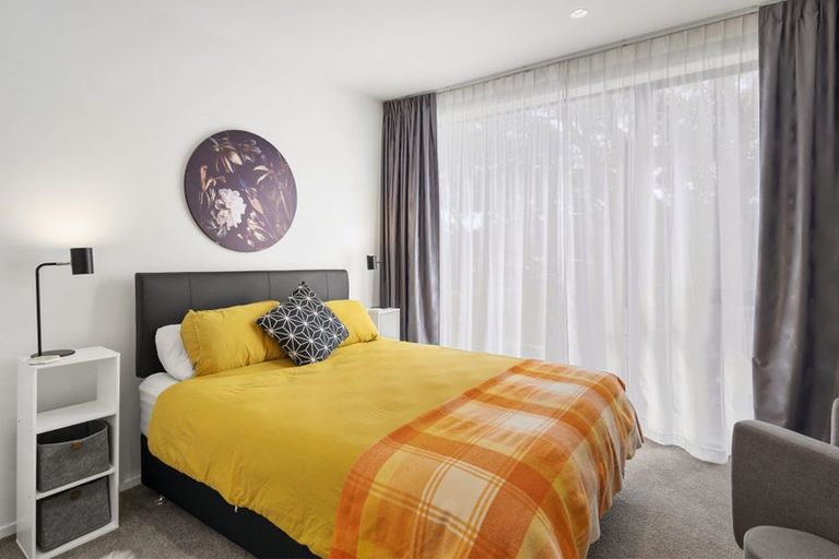 Photo of property in 33 Jean Caldwell Way, Island Bay, Wellington, 6023