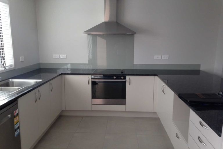 Photo of property in 5 Akeake Lane, Manurewa, Auckland, 2102