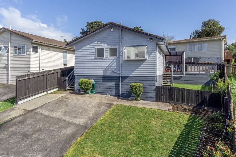 Photo of property in 3/41 Elizabeth Drive, West Harbour, Auckland, 0618
