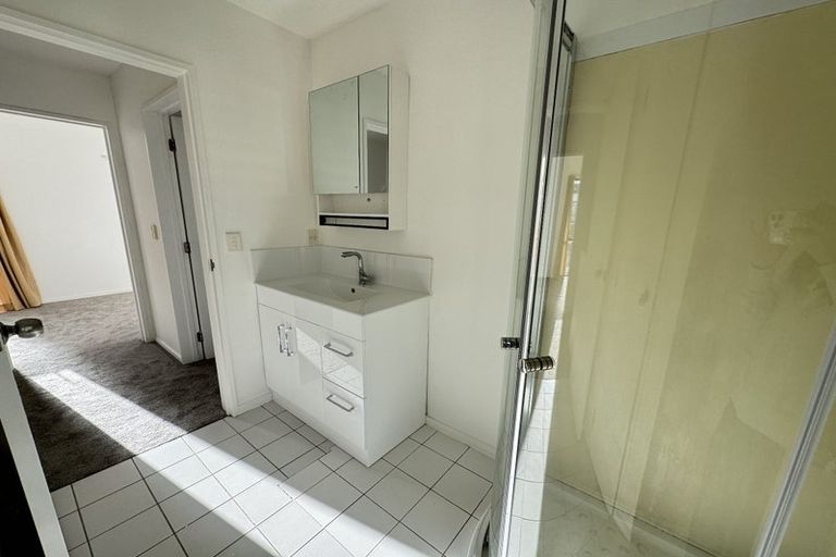 Photo of property in Lynn Park Terrace, 26/12 Ambrico Place, New Lynn, Auckland, 0600