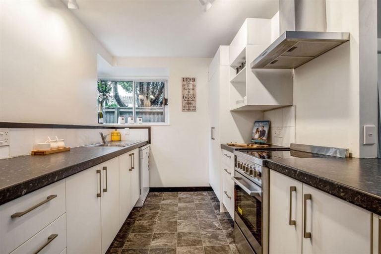 Photo of property in 415a Avonhead Road, Avonhead, Christchurch, 8042