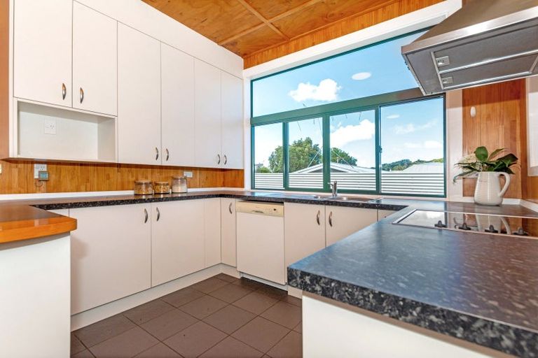 Photo of property in 17 Ormond Road, Whataupoko, Gisborne, 4010