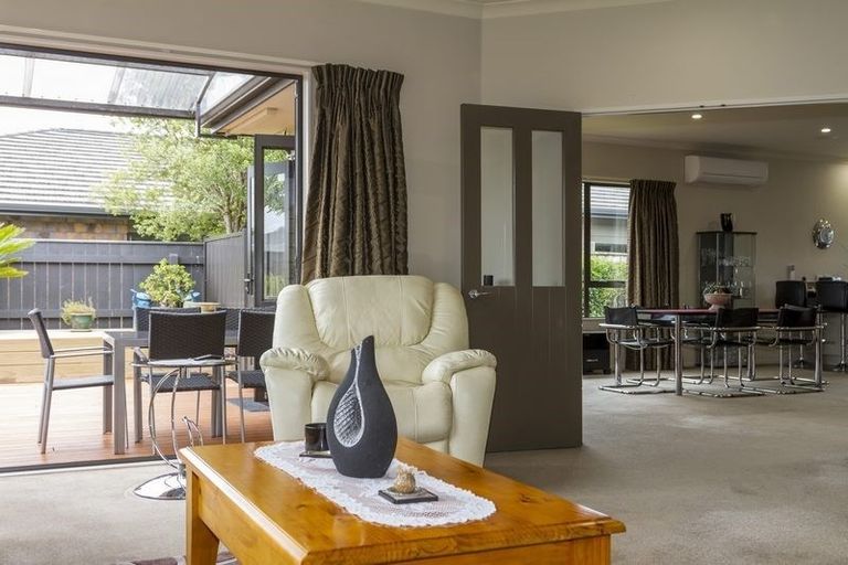 Photo of property in 22 Georgia Grove, Paraparaumu, 5032