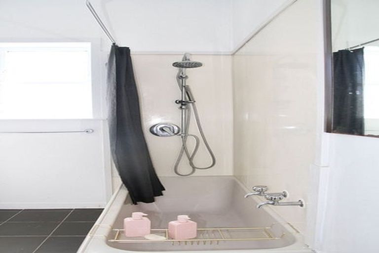 Photo of property in 2 Nikau Street, Newtown, Wellington, 6021