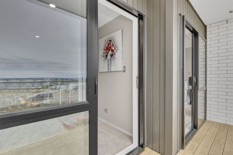 Photo of property in 5 Elevation Street, Flat Bush, Auckland, 2019