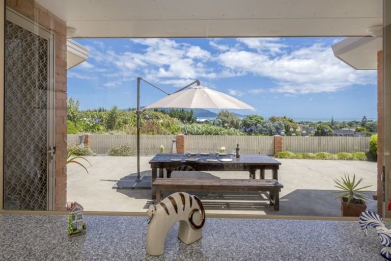 Photo of property in 31 Flaxmere Street, Waikanae Beach, Waikanae, 5036