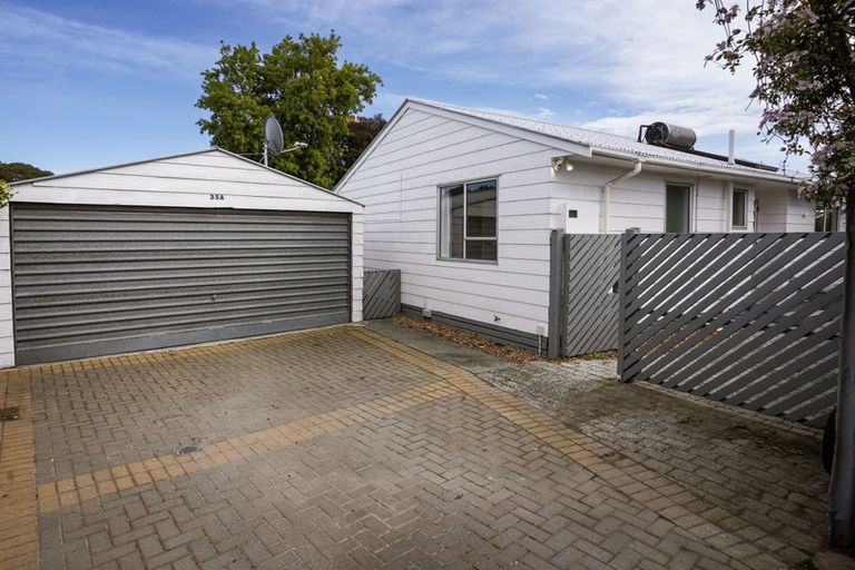 Photo of property in 35a Kuaka Crescent, Bromley, Christchurch, 8062