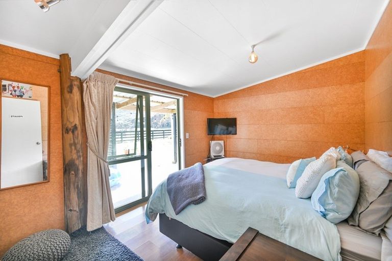 Photo of property in 202 Kempthorne Road, Russell, 0272