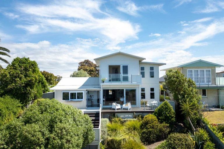 Photo of property in 2 Collison Terrace, Haumoana, 4102