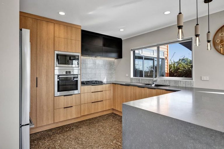 Photo of property in 9a Dolphin Parade, Bell Block, New Plymouth, 4312