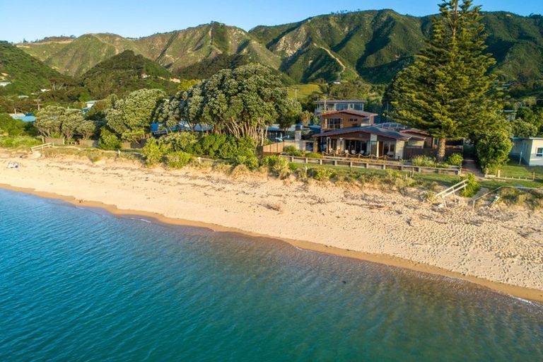 Photo of property in 14 Peninsula Road, Tata Beach, Takaka, 7183
