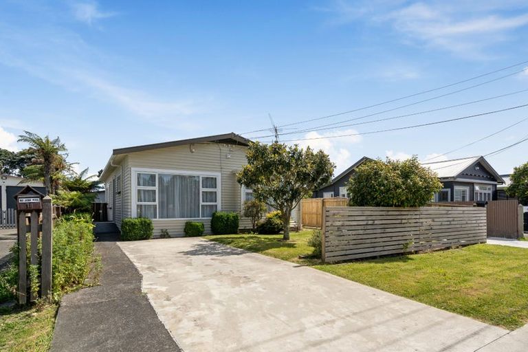 Photo of property in 18 North Street, Petone, Lower Hutt, 5012