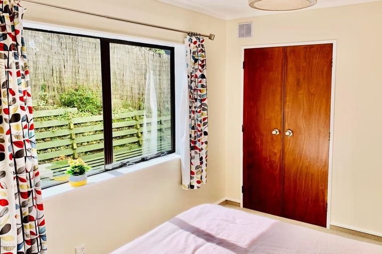 Photo of property in 15a Shastri Terrace, Khandallah, Wellington, 6035