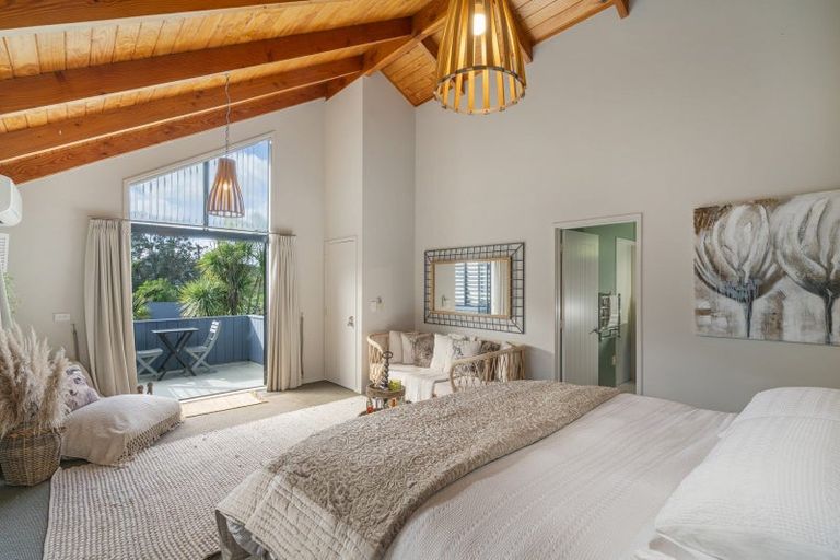 Photo of property in 5 Rewa Rewa Valley, Tairua, 3508