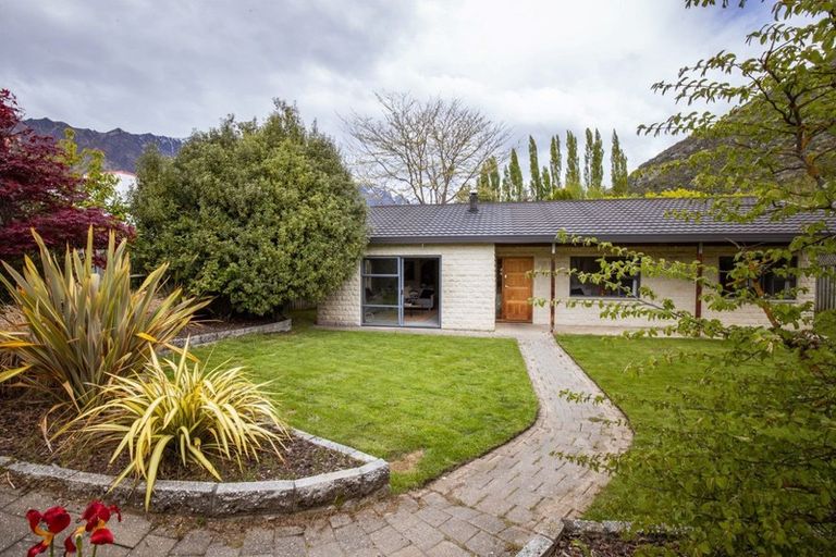 Photo of property in 44 Remarkables Crescent, Frankton, Queenstown, 9300
