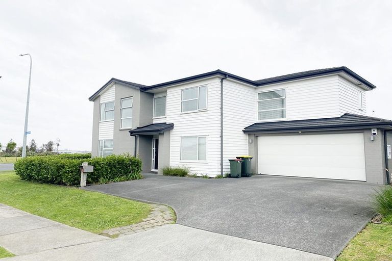Photo of property in 33 Kensway Drive, Flat Bush, Auckland, 2016