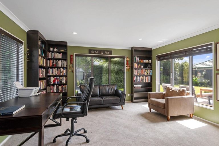 Photo of property in 17 Saddleback Green, Halswell, Christchurch, 8025