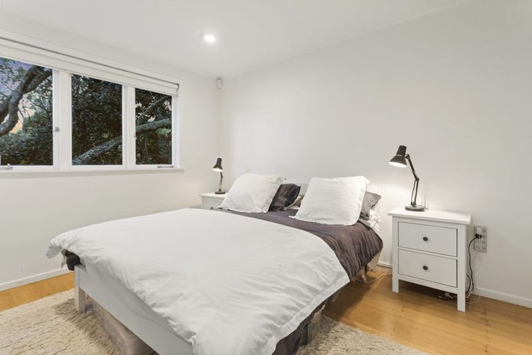 Photo of property in 2/5 Larchwood Avenue, Westmere, Auckland, 1022