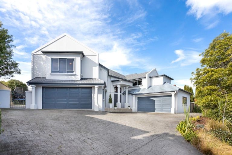 Photo of property in 33 Ruapehu Drive, Fitzherbert, Palmerston North, 4410