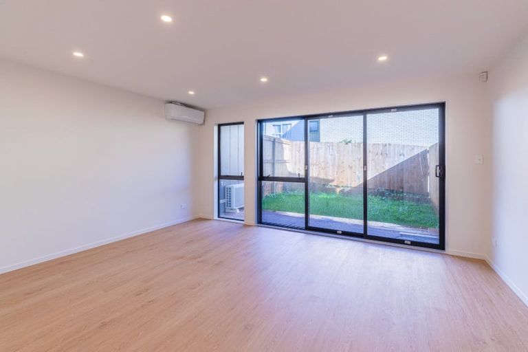 Photo of property in 1/49 Sunnyside Road, Sunnyvale, Auckland, 0612