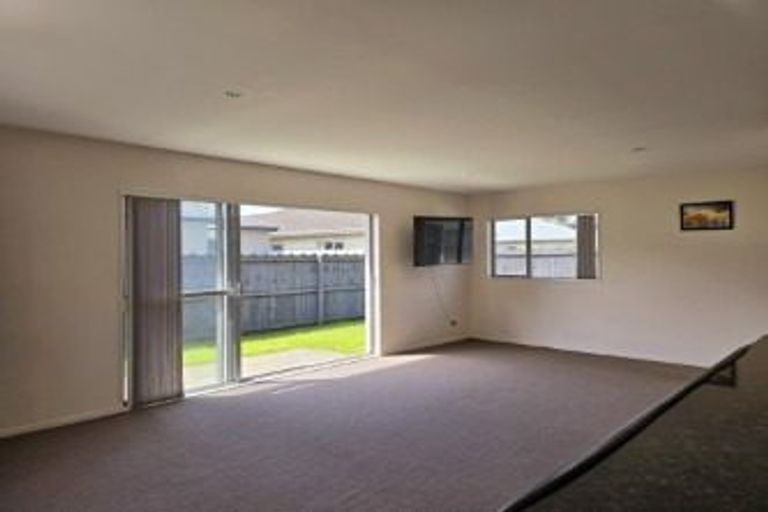Photo of property in 11 Pipipi Crescent, Takanini, 2112