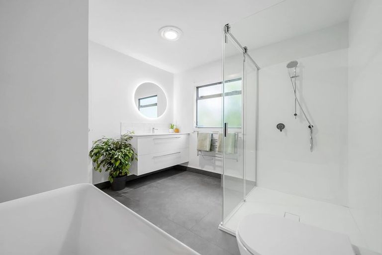 Photo of property in 2 Larchwood Grove, Rangatira Park, Taupo, 3330