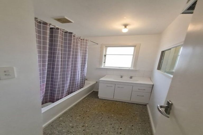 Photo of property in 186 Avonhead Road, Avonhead, Christchurch, 8042