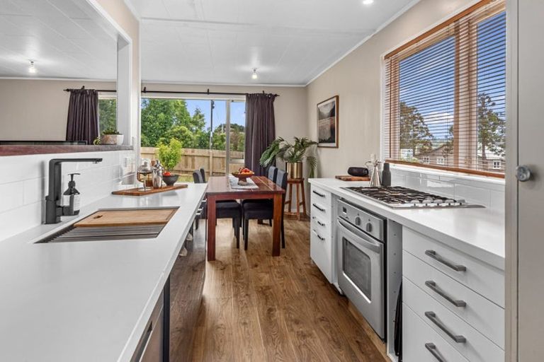 Photo of property in 57 View Road, Hikurangi, 0114