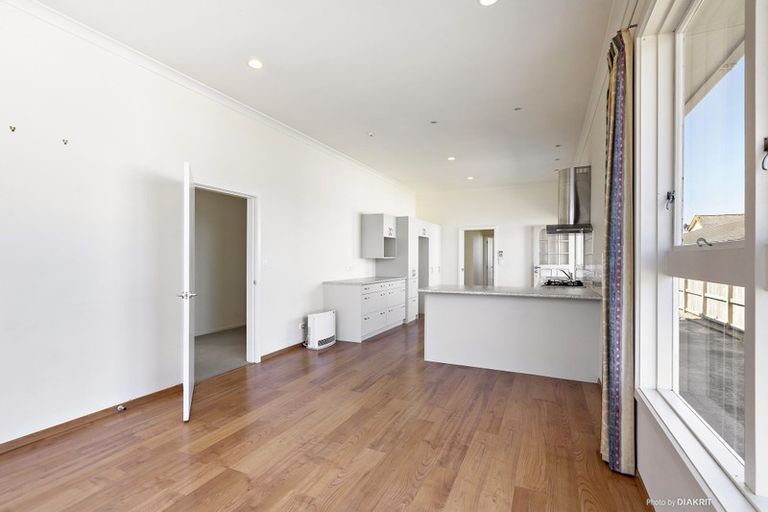 Photo of property in 107 Rongotai Road, Kilbirnie, Wellington, 6022