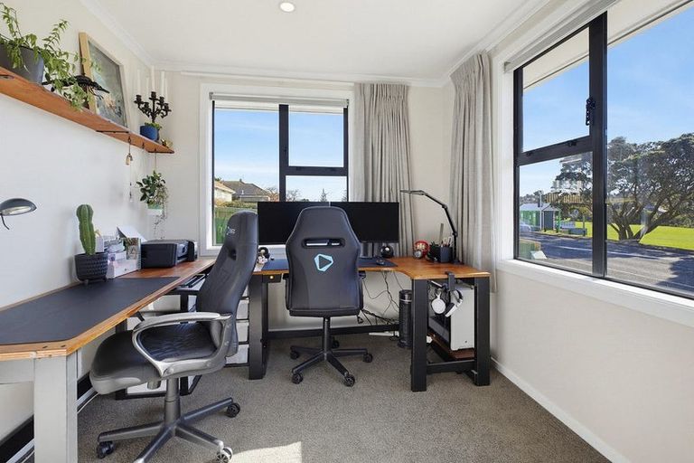 Photo of property in 110 Main Road, Titahi Bay, Porirua, 5022
